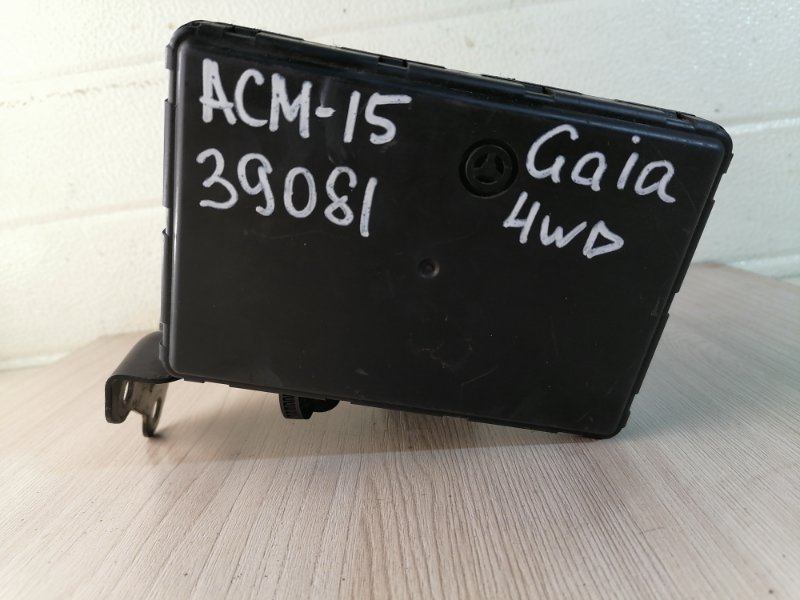 Блок abs Toyota Gaia ACM10 1AZFSE 2001
