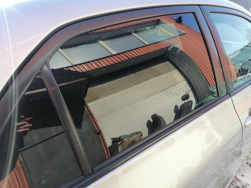 Стекло двери Toyota Corolla ADE150 1ZRFAE заднее правое