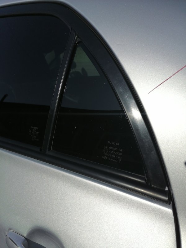 Форточка двери Toyota Corolla ADE150 1ZRFAE задняя левая