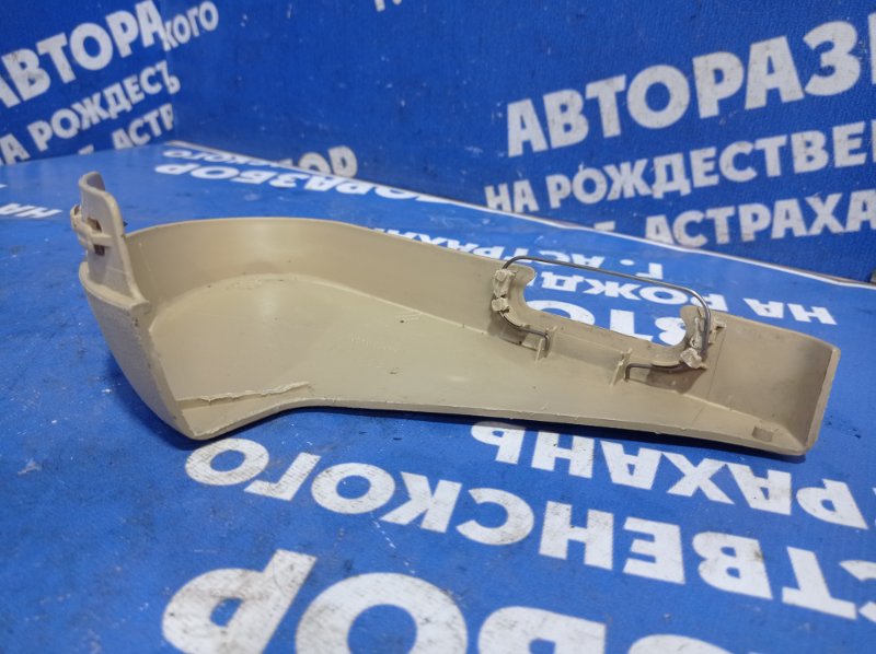 Заглушка полозьев сиденья Cayenne 2004 внедорожник M48.00