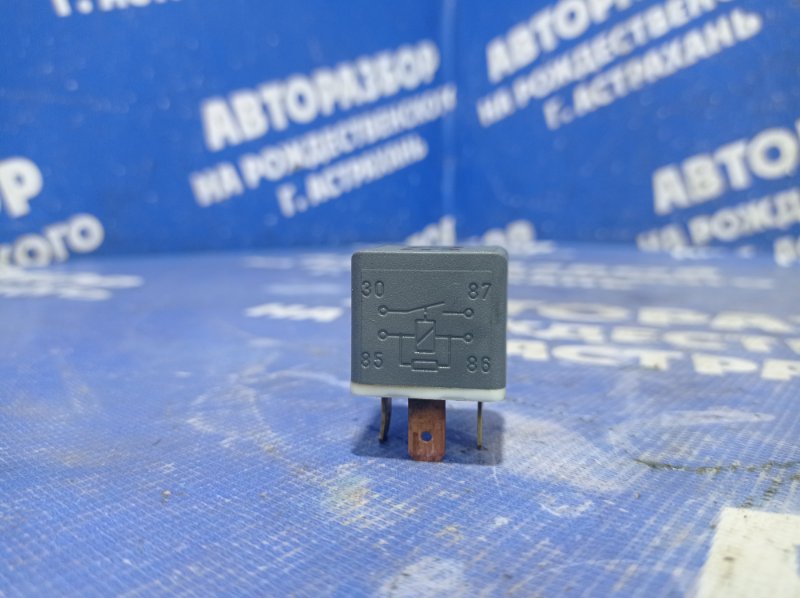 Реле Audi A4B6 седан