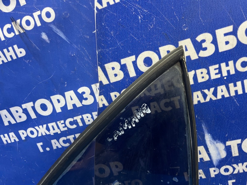 Форточка задней правой двери Samand 2007 седан Форточка задней правой двери Samand 2007 седан