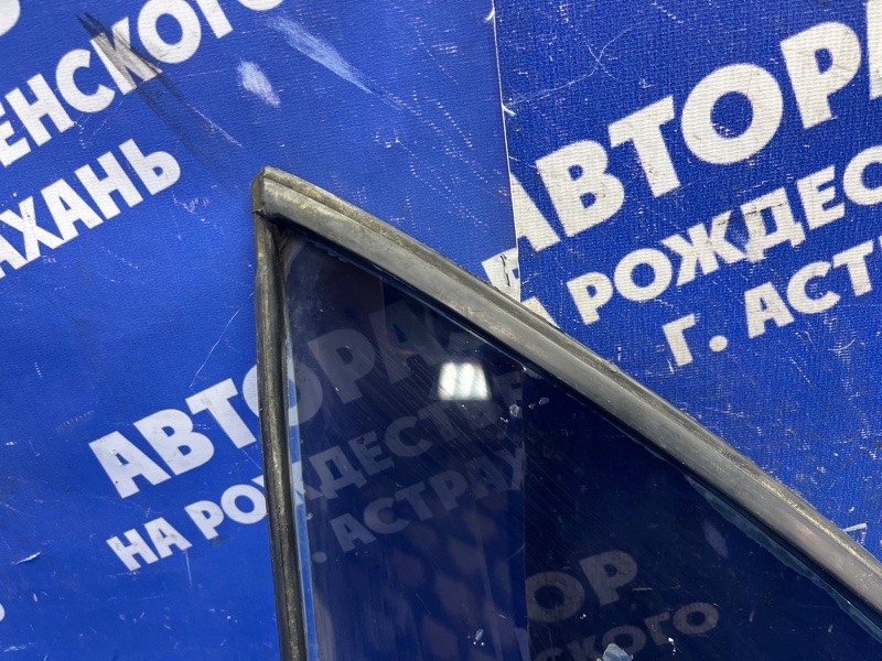 Форточка задней правой двери Samand 2007 седан Форточка задней правой двери Samand 2007 седан