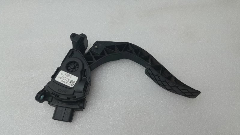 Педаль газа Audi A5 8T CDHB