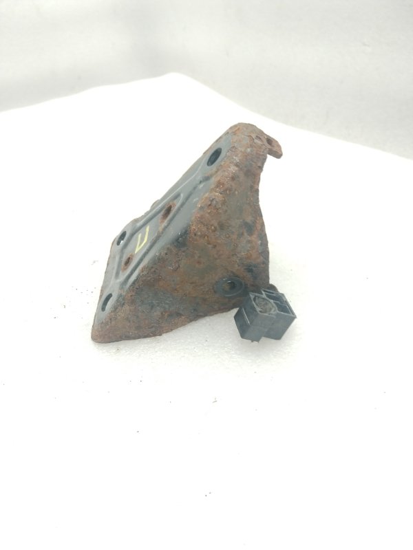 Кронштейн балки задний правый Citroen C3 A51 EP6C