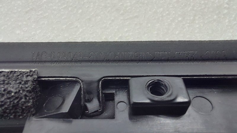 Молдинг стекла двери передний правый J7 2023 HFC4GB2.4D