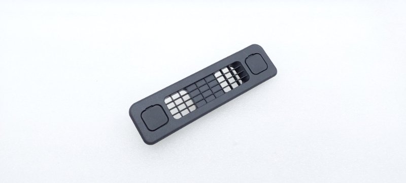Решетка вентиляционная левая LiXiang L9 2024 1 L2E15M X0151090057 Б/У