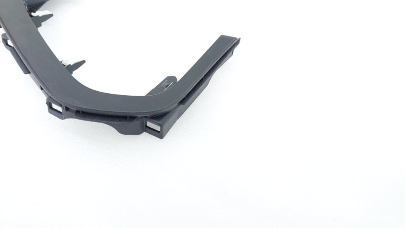 Накладка торпедо левая Staria 2021 US4 D4HB