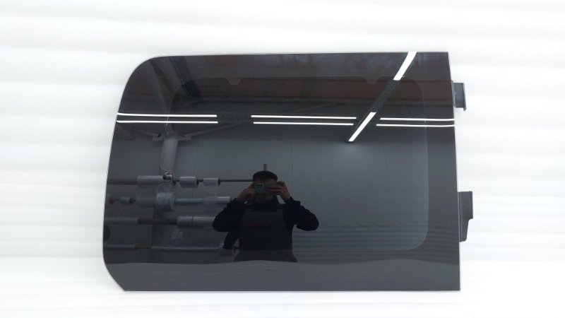 Стекло кузовное глухое заднее правое Staria 2021 US4 D4HB Стекло кузовное глухое заднее правое Staria 2021 US4 D4HB