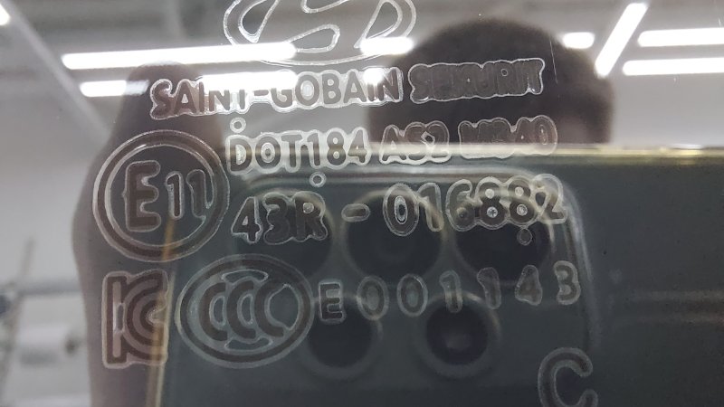 Стекло кузовное глухое заднее правое Staria 2021 US4 D4HB Стекло кузовное глухое заднее правое Staria 2021 US4 D4HB