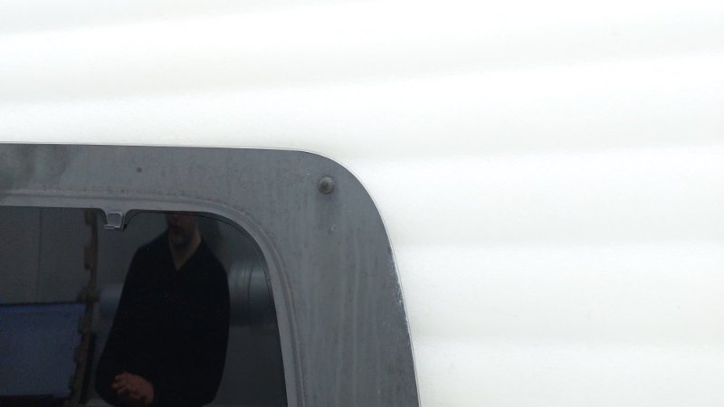 Стекло кузовное глухое заднее правое Staria 2021 US4 D4HB Стекло кузовное глухое заднее правое Staria 2021 US4 D4HB