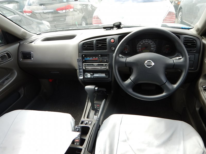 Бардачок между сиденьями Nissan Expert VW11-543187 QG18DE 2006