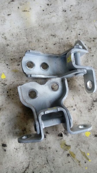 Петля двери Toyota Funcargo NCP20-0289374 2NZ-FE 2003 передняя левая