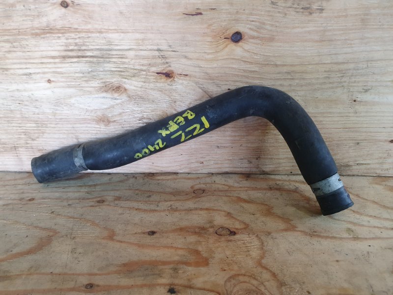 Патрубок печки виста ардео 1 zz. Патрубка радиатора верхняя тойота исис. Патрубок радиатора тойота виш. Патрубки радиатора тойота королла. Верхний патрубок радиатора тойота.