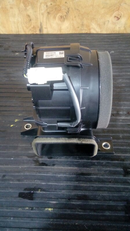 Мотор охлаждения батареи Toyota Aqua NHP10 1NZ-FXE 2012