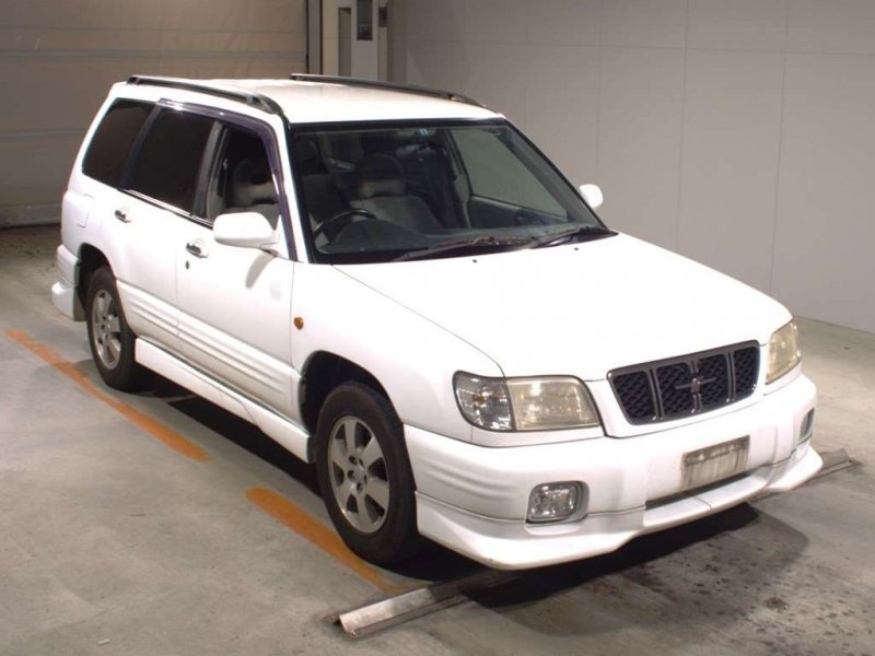 Автомобиль SUBARU FORESTER SF5 EJ201 2000 года в разбор