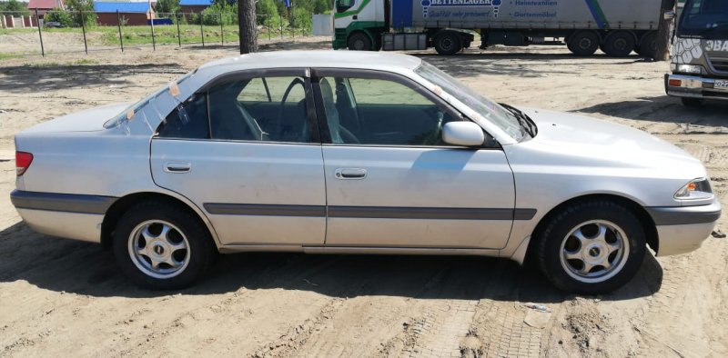 Автомобиль TOYOTA CARINA AT211 7A-FE 1997 года в разбор