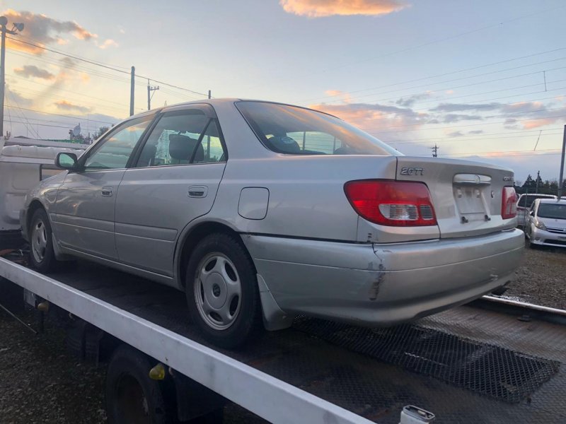 Автомобиль TOYOTA CARINA AT211 7A-FE 1999 года в разбор