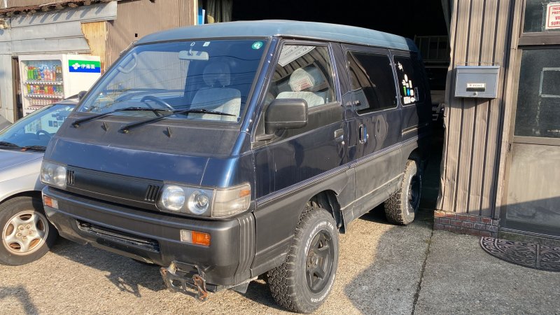 Автомобиль MITSUBISHI DELICA P35W 4D56 1995 года в разбор