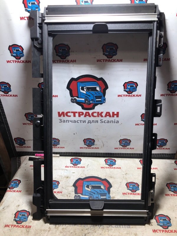 Рамка люка в крыше SCANIA 6 серия L/P/G/R/S 2016 (б/у)