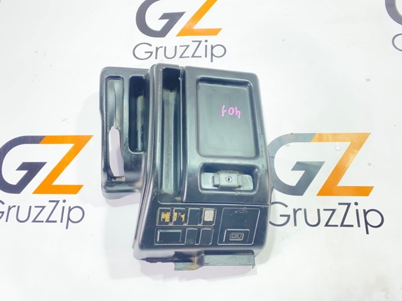 Бардачок между сидений Isuzu Giga CXZ81K1 10PE1 1995 (б/у)