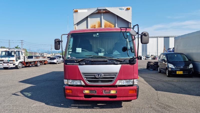 Кабина Nissan Diesel Condor MK252H FE6 2001 (б/у)