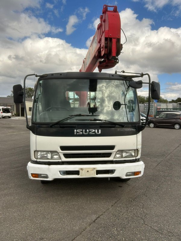 Кабина Isuzu Forward FRR34 6HK1 2005 (б/у)