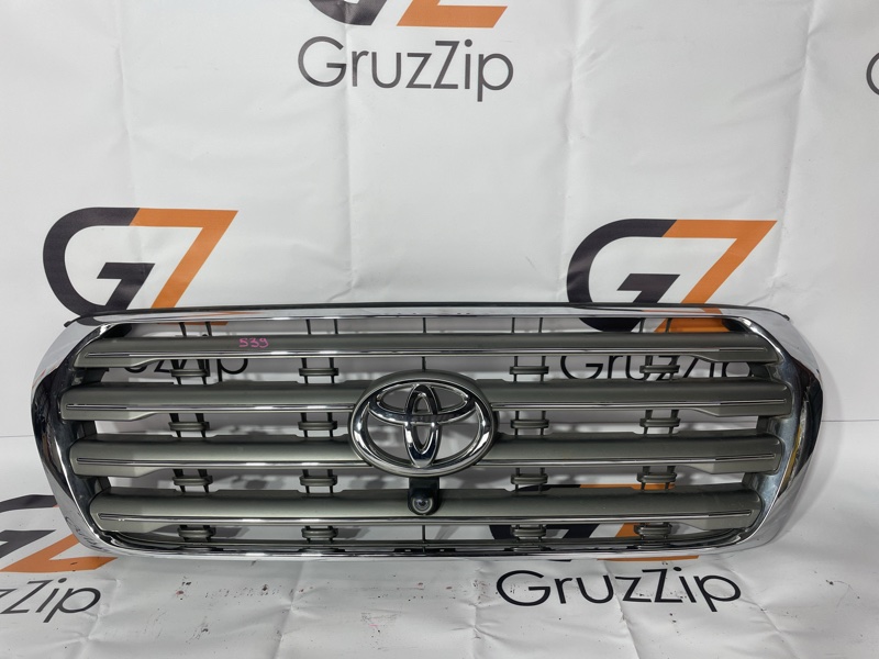 Решетка радиатора Toyota Land Cruiser UZJ200W 2UZ-FE 2008 (б/у)