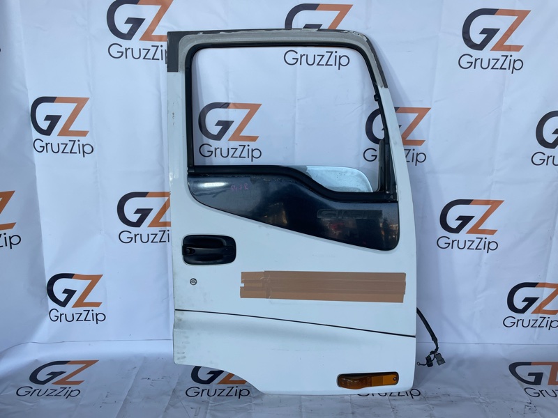 Дверь Isuzu Giga CYJ51W5 6WF1 2004 правая (б/у)