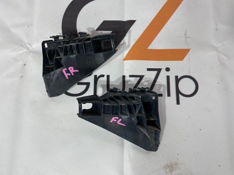 Крепление бампера Toyota FJ Cruiser GSJ15W 1GR-FE 2011 переднее (б/у)