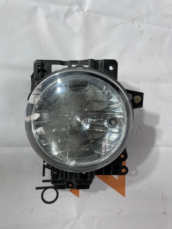Фара Toyota FJ Cruiser GSJ15W 1GR-FE 2011 передняя правая (б/у)