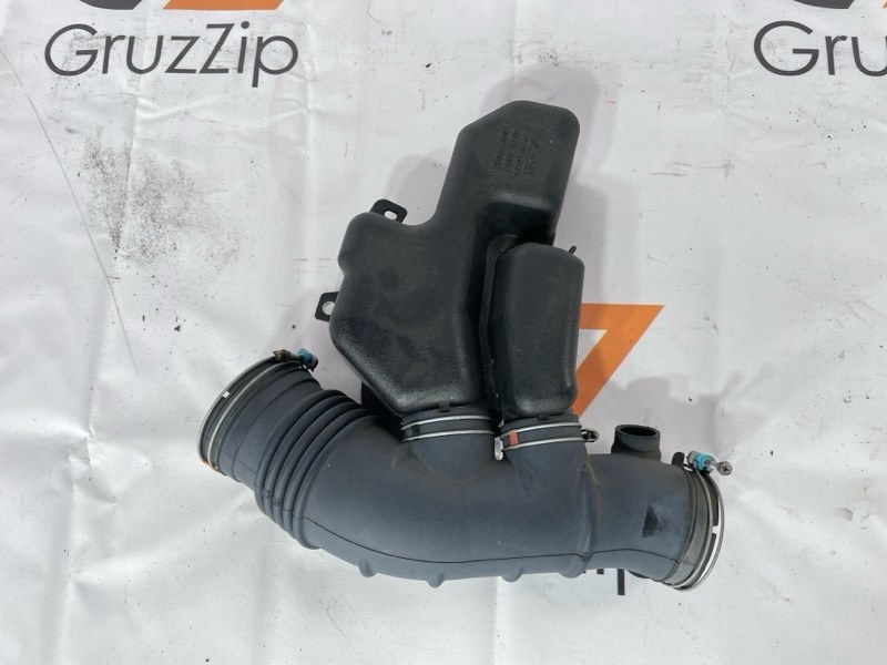 Патрубок воздушного фильтра Toyota FJ Cruiser GSJ15W 1GR-FE 2011 (б/у)