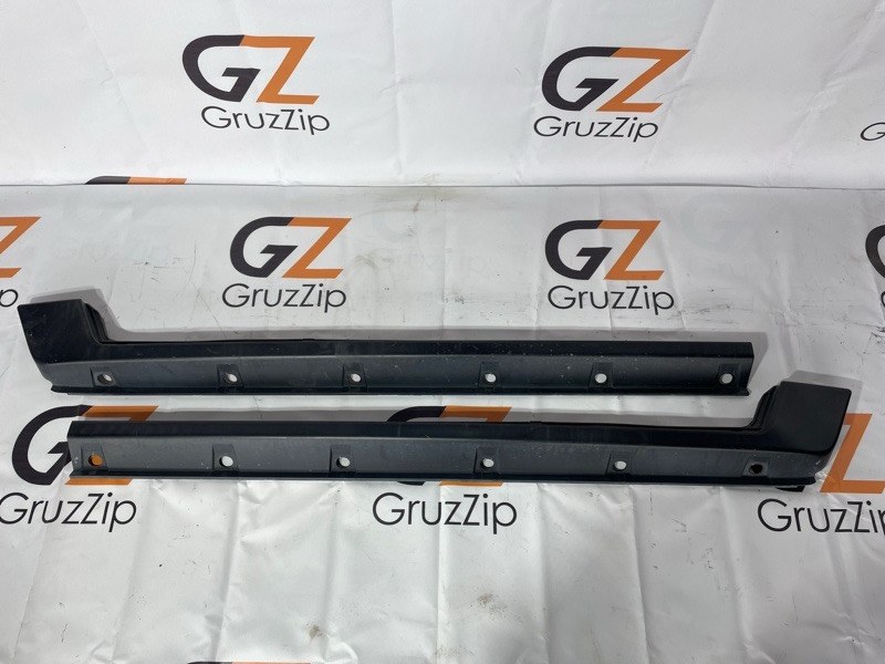 Накладка на порог Toyota FJ Cruiser GSJ15W 1GR-FE 2011 (б/у)