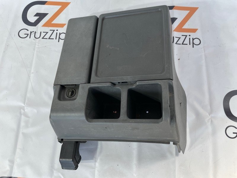 Бардачок между сидений Isuzu Giga CYL51 6WF1 2004 (б/у)