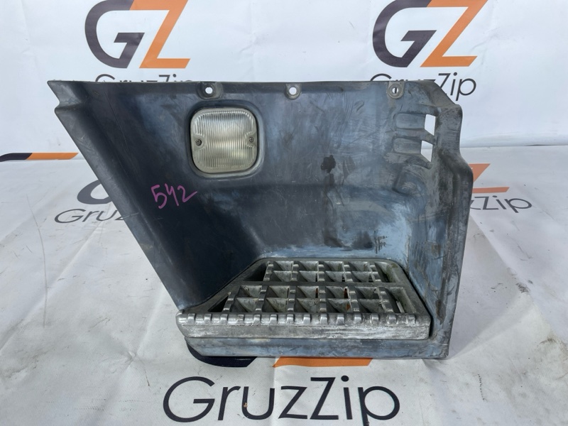 Подножка Isuzu Forward FRR33 6HH1 1999 правая (б/у)