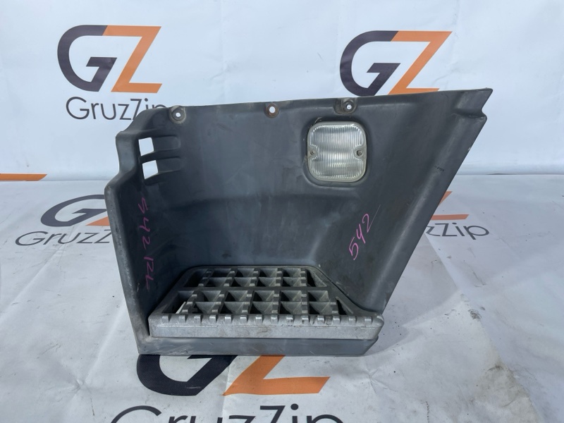 Подножка Isuzu Forward FRR33 6HH1 1999 левая (б/у)