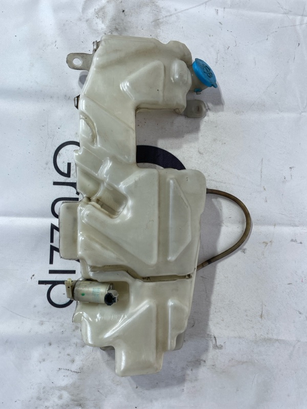 Бачок омывателя Isuzu Forward FRR33 6HH1 1999 (б/у)