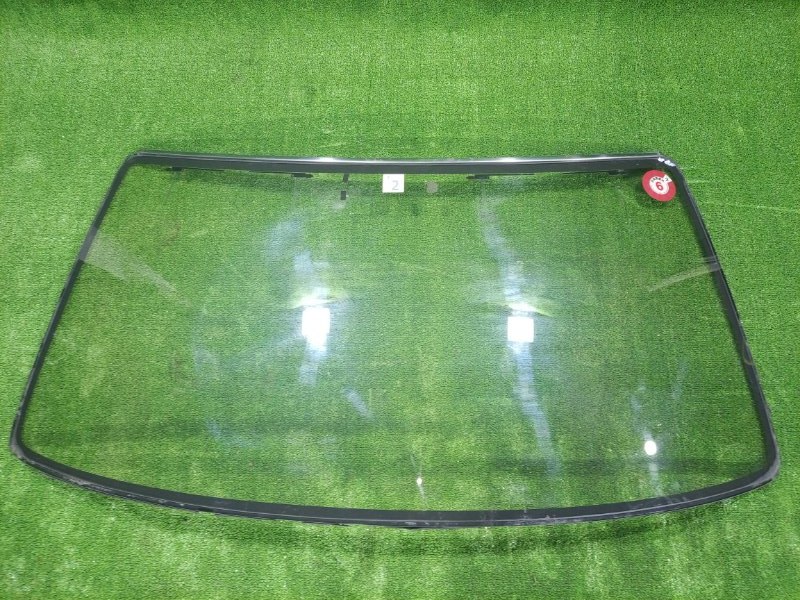 Стекло лобовое Toyota Hilux Surf KZN130W 1KZ-TE 1994 (б/у)