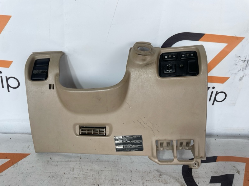Пластик под руль Toyota Land Cruiser Cygnus UZJ100W 2UZ-FE 2002 (б/у)