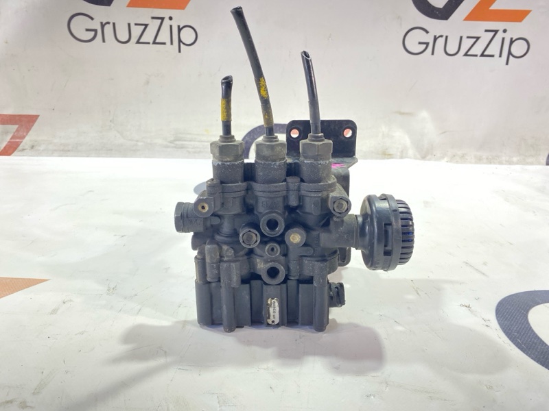 Клапан регулировки пневмоподвески Isuzu Giga CYJ51W5 6WF1 2004 (б/у)