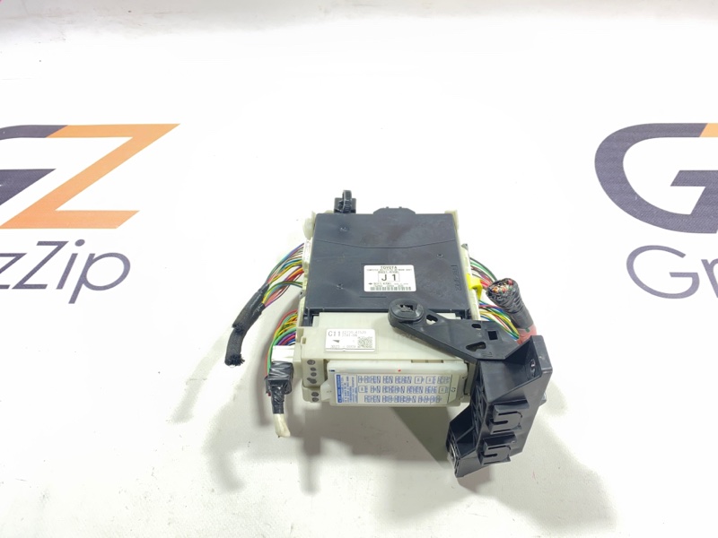 Блок предохранителей салонный Toyota Prius ZVW30 2ZR-FXE 2013 (б/у)