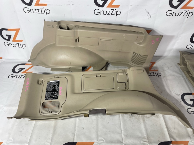 Обшивка багажника Toyota Land Cruiser UZJ100W 2UZ-FE 2004 (б/у)