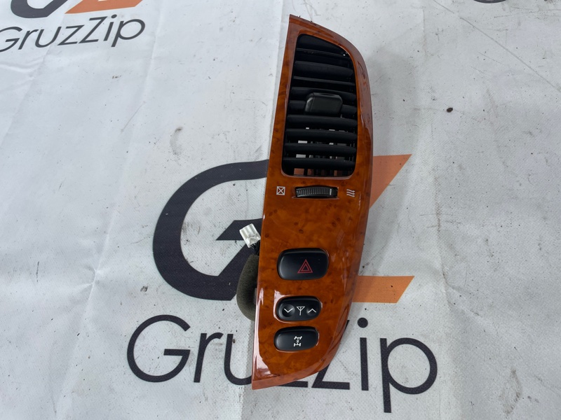 Воздуховод салона Toyota Land Cruiser UZJ100W 2UZ-FE 2004 передний правый (б/у)