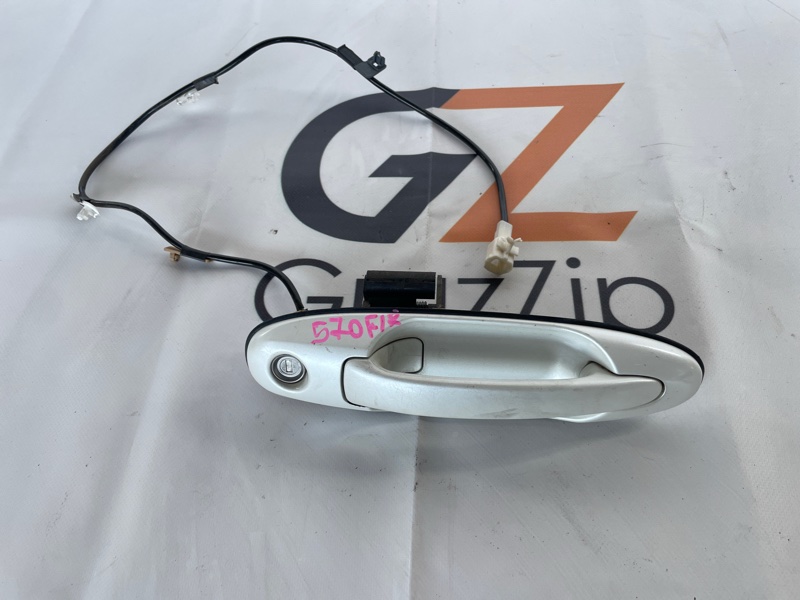 Ручка двери внешняя Toyota Land Cruiser UZJ100W 2UZ-FE 2004 передняя правая (б/у)
