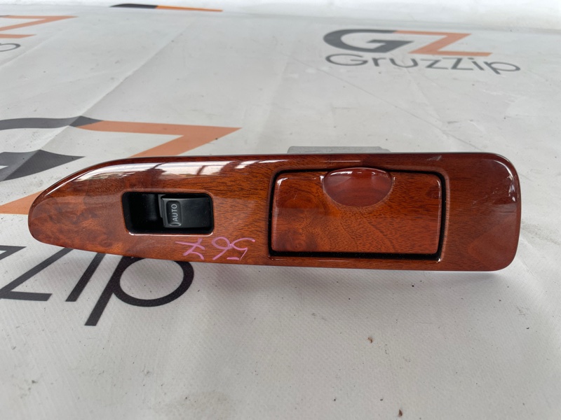 Кнопка стеклоподъемника Toyota Land Cruiser Cygnus UZJ100W 2UZ-FE 2002 задняя левая (б/у)