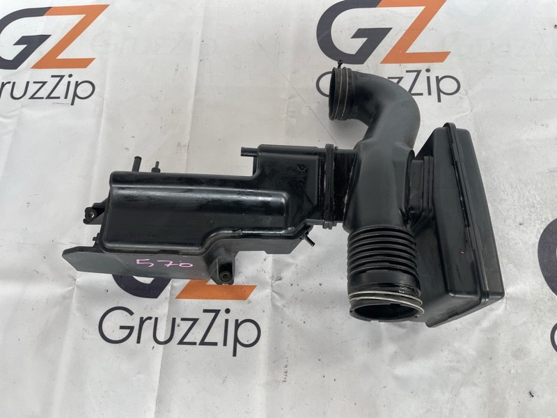 Патрубок воздушного фильтра Toyota Land Cruiser UZJ100W 2UZ-FE 2004 (б/у)