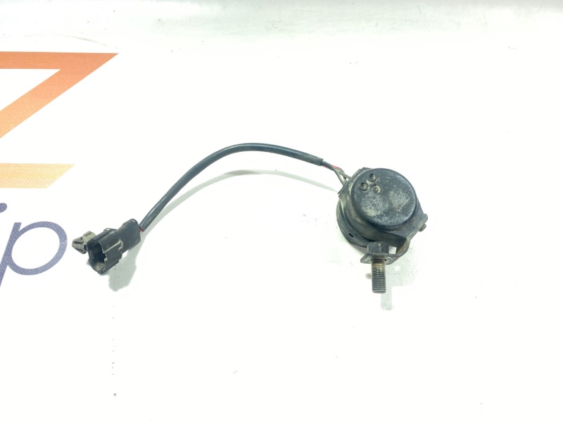 Сигнал заднего хода Isuzu Forward Juston NRR32 6HE1 1995 (б/у)