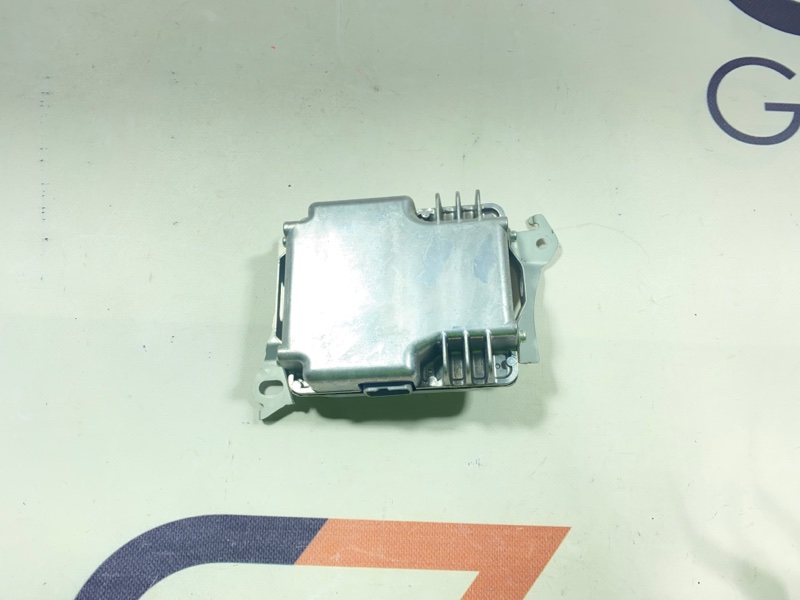 Блок управления Toyota Land Cruiser UZJ200W 2UZ-FE 2008 (б/у)