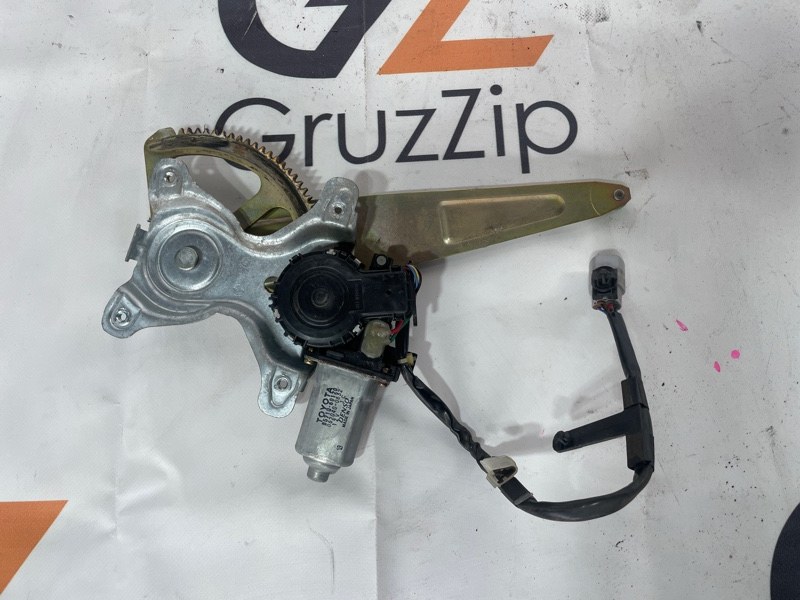 Мотор стеклоподъемника Toyota Land Cruiser Cygnus UZJ100W 2UZ-FE 2001 задний левый (б/у)