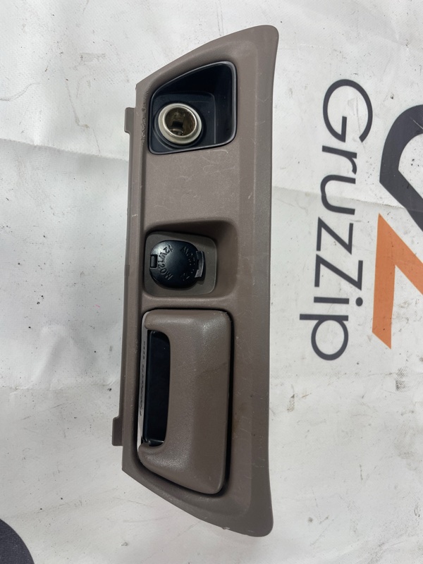 Пластик торпеды Toyota Land Cruiser Cygnus UZJ100W 2UZ-FE 2001 передний (б/у)